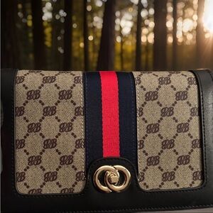 VTG Structured Crossbody navy blue leather trim  Navy & Red Web/ Stripe